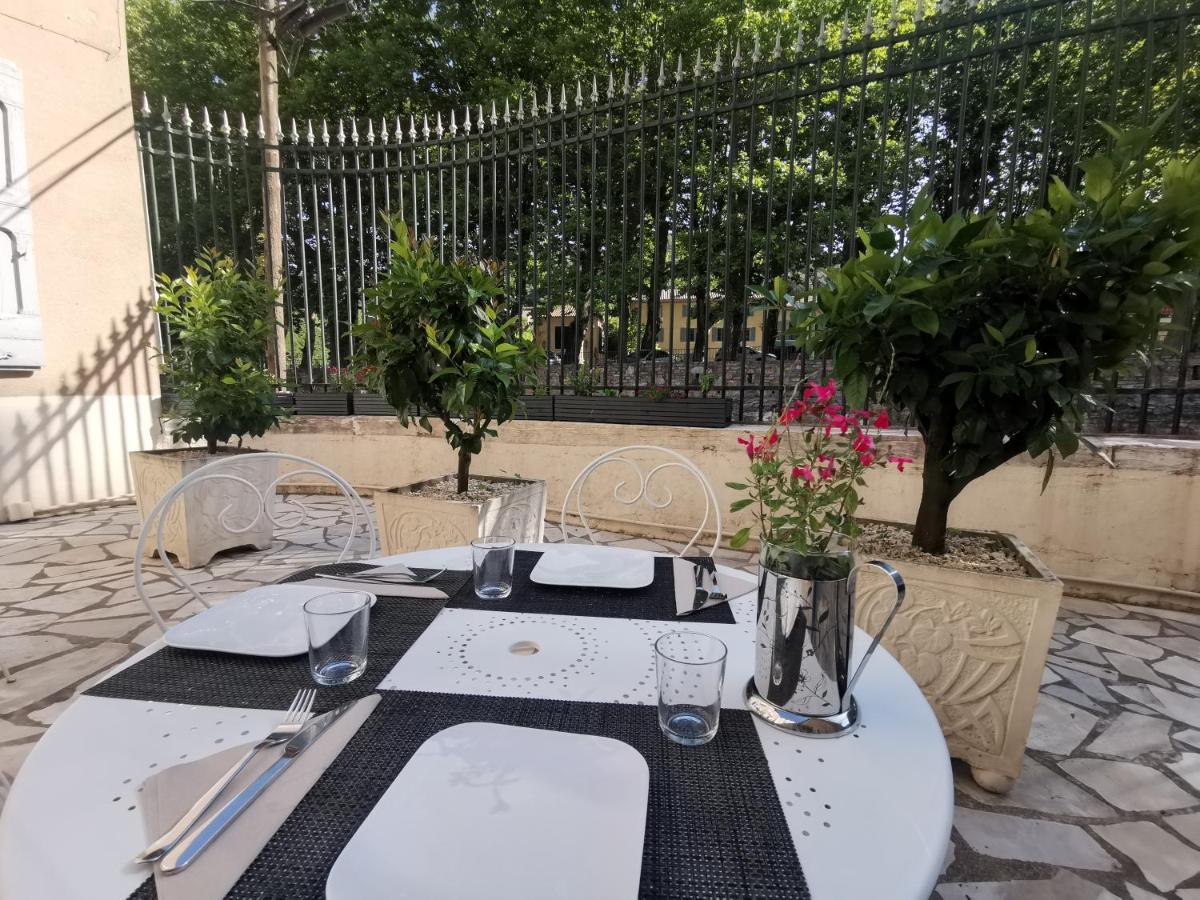 Maison De L'Aguze Saint-Pons-de-Thomieres ภายนอก รูปภาพ